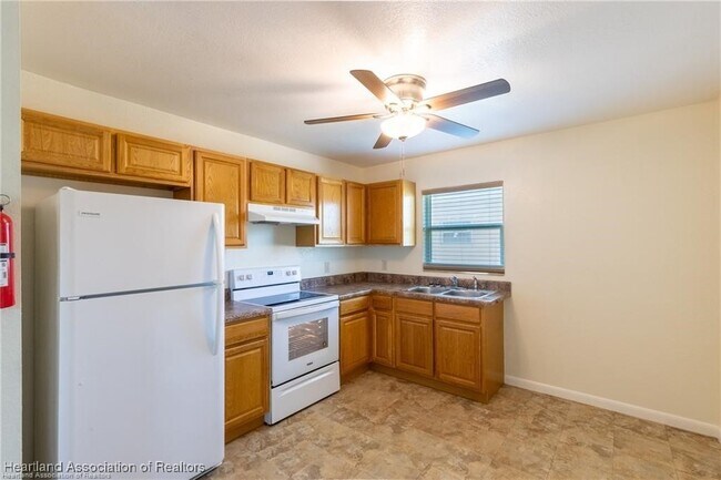 Foto del edificio - 1314 Denise Ave