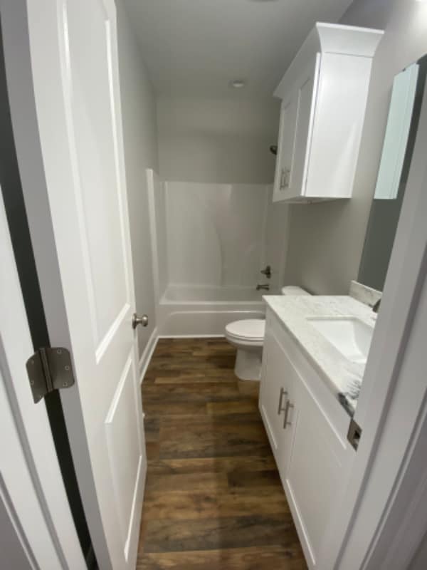 Foto del edificio - 102 Glade Blvd