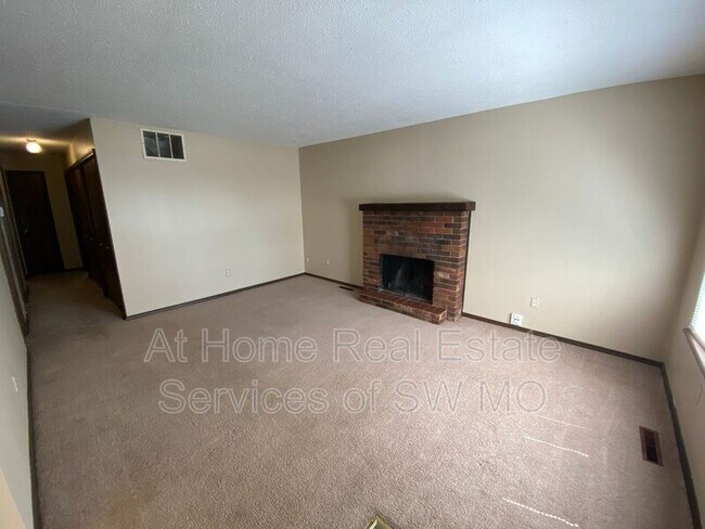 Foto del edificio - 1036 S Lexington Ave