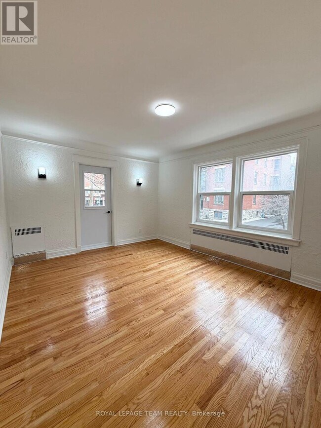 Photo du bâtiment - 235 Cooper St