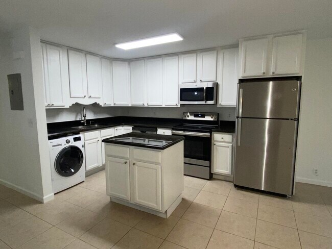 Foto del edificio - 102 N Lakeside Dr