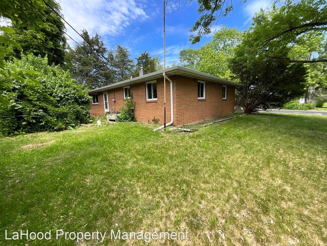 Building Photo - 2 br, 1 bath House - 2736 W Overhill Rd.
