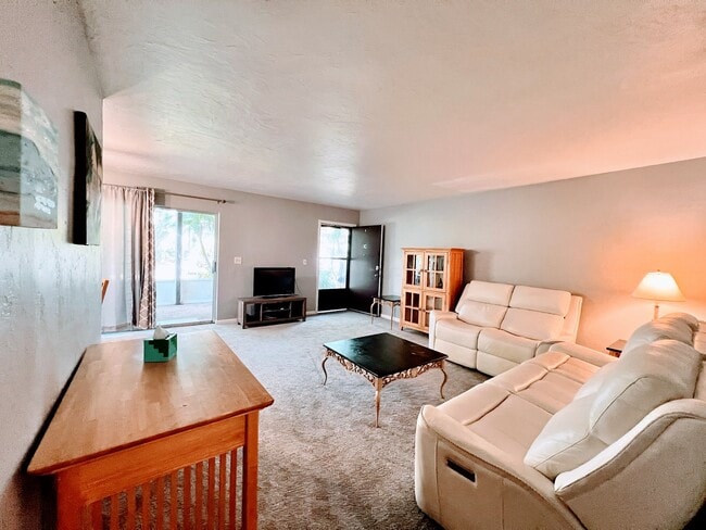 Foto del edificio - 3124 US HWY 441 SE