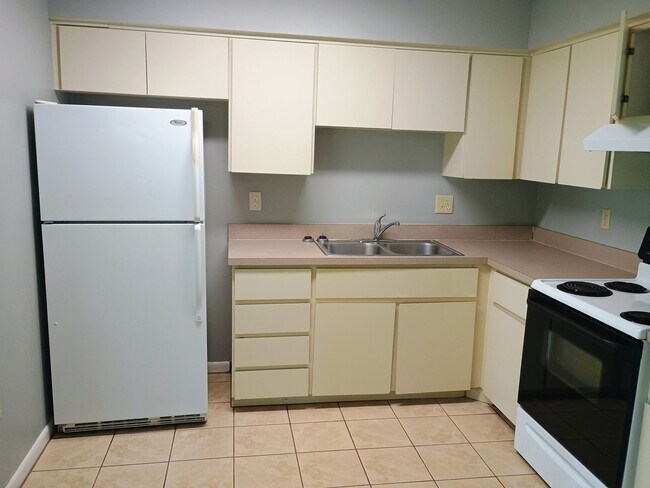 Foto del edificio - 20023 Suncrest Dr
