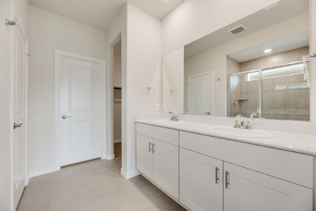 Building Photo - 2220 Dunbar Dr