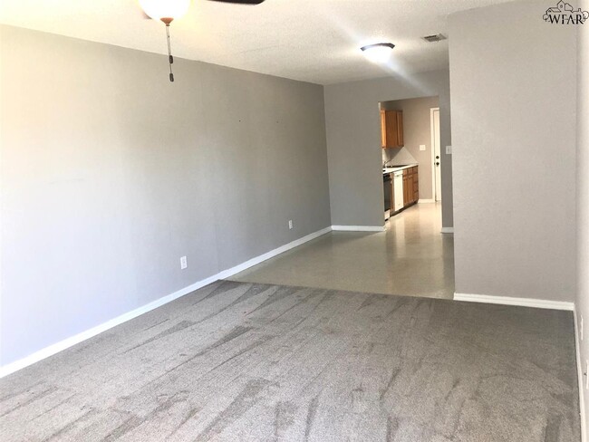 Building Photo - 4105 Latricia Ln