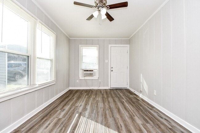 Foto del edificio - 5000 Noble St