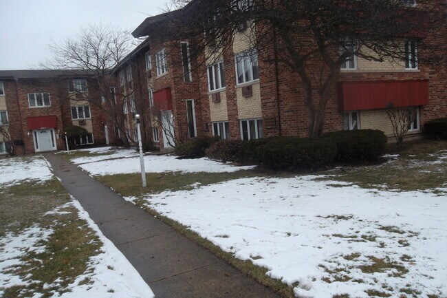 Building Photo - 9900 W 58th St