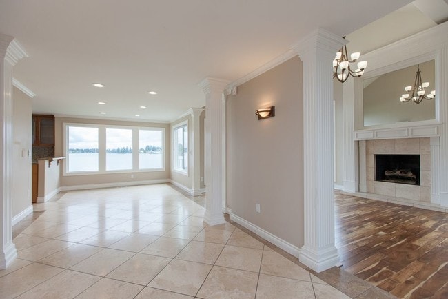 Building Photo - Luxury Lake Tapps Island Home