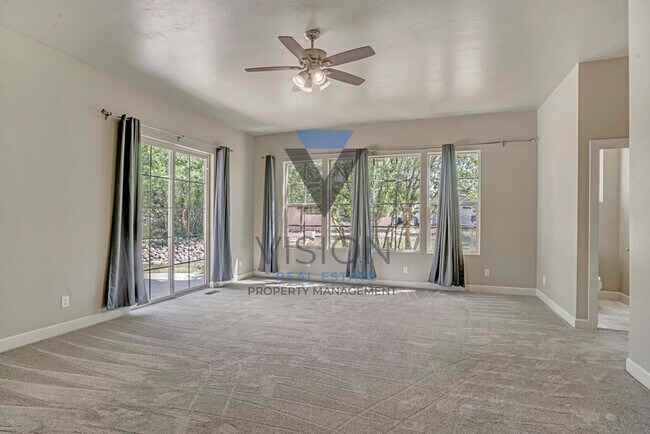 Building Photo - 4250 E Lake Creek Farms Rd