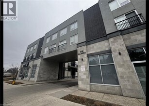 Building Photo - 338 Albert St