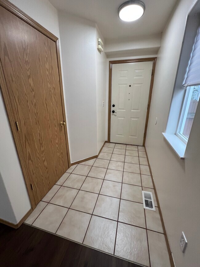 Foto del edificio - 6641 Desiree Loop