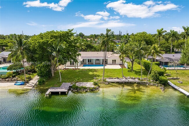 Foto del edificio - 9365 SW 142nd St