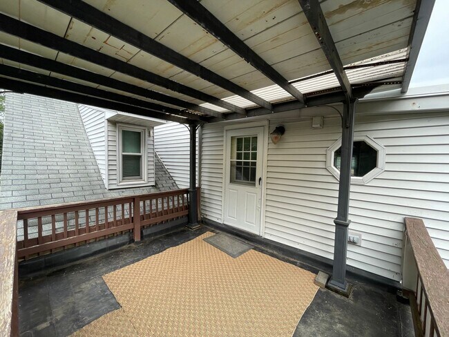 Building Photo - 3630 Colebrook Rd