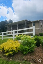 Building Photo - Knowles Pointe Apartments