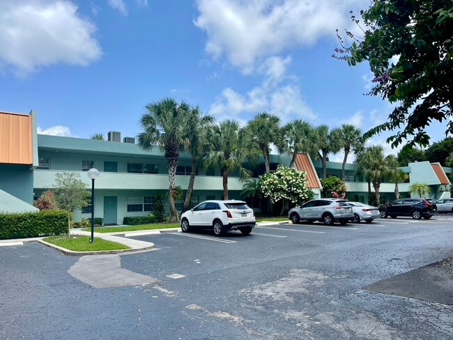 Outside Building - 933 Cypress Grove Dr