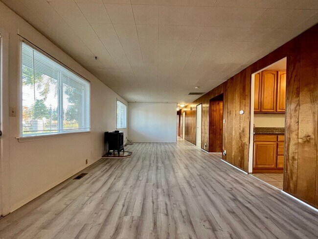Building Photo - Beautiful 4bed 2bath Home in Renton