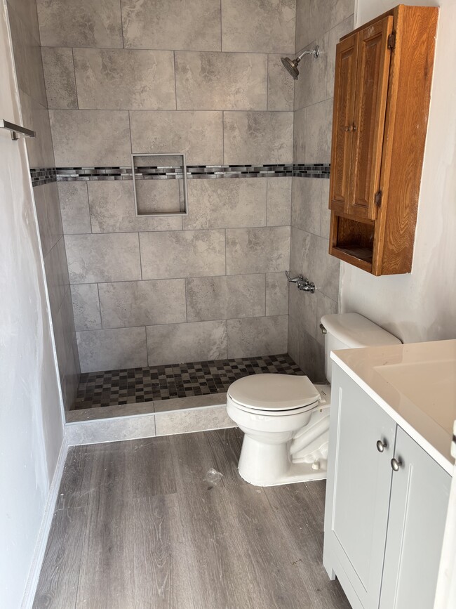 Newly renovated Master bathroom - 714 Continental Dr