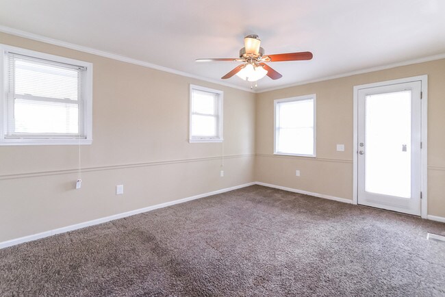 Building Photo - Spacious Brick Home