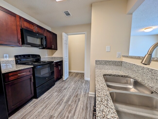 Building Photo - Brittany Place Hendersonville