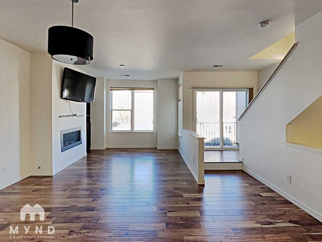 Foto del edificio - 990 W 9th Ave