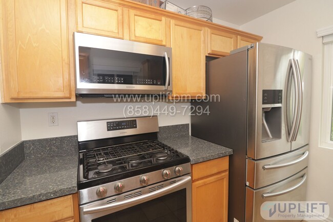Building Photo - 2 Bed, 2 Bath Condo with Modern Upgrades A...