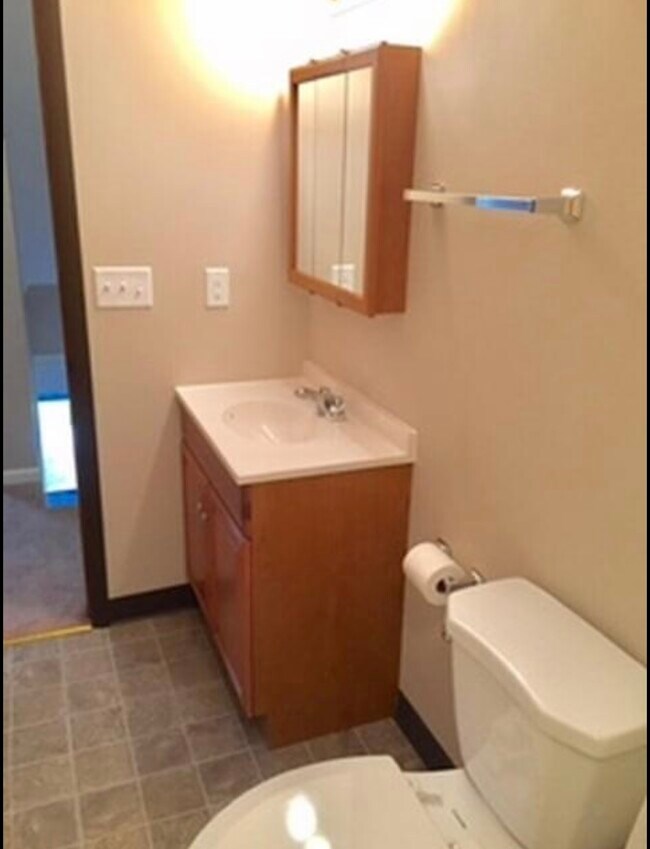 Foto del edificio - 2018 Northmoreland Blvd