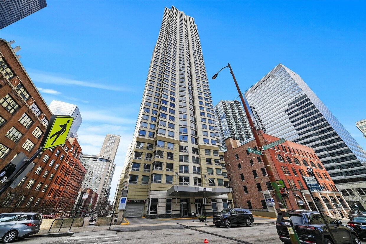 Foto principal - 440 N Wabash Ave