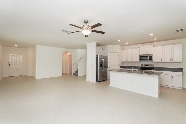 Building Photo - 7340 Spring Snowflake Ave