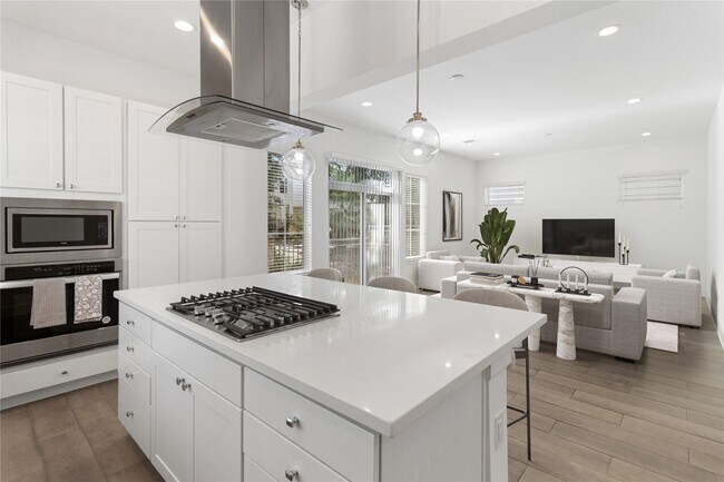Foto del edificio - 7702 Westside Villas Ln
