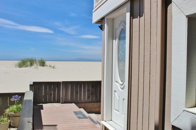 Building Photo - 1505 Ocean Dr