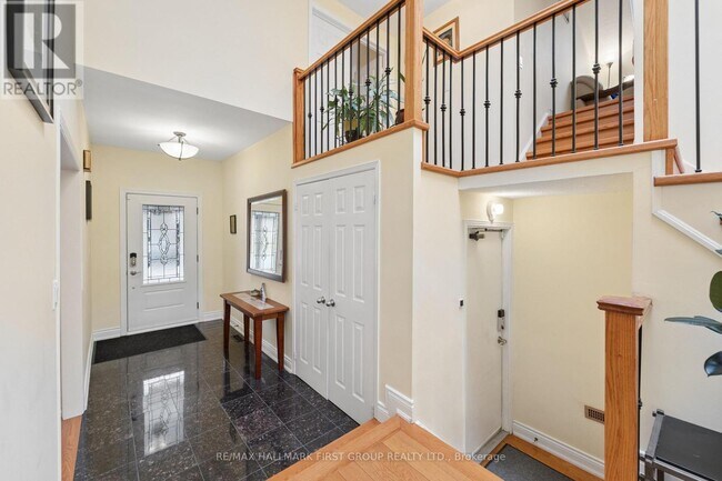 Photo du bâtiment - 1592 Heathside Crescent