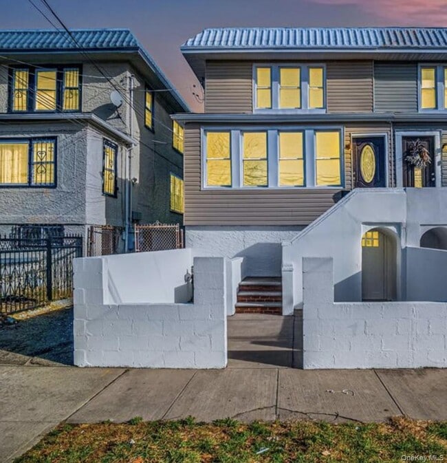 Building Photo - 6-18 Beach 67th St