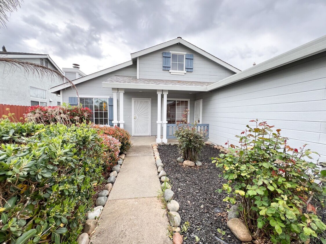 Primary Photo - Cute, Clean Home Ready for Move In