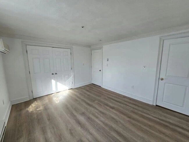 Building Photo - 270 Quarry St