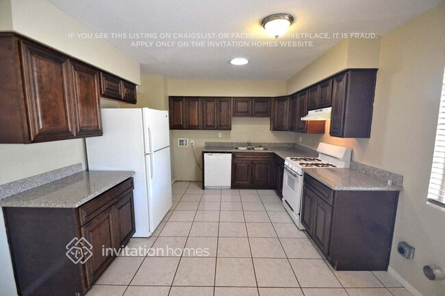 Building Photo - 5724 W Mulberry Dr
