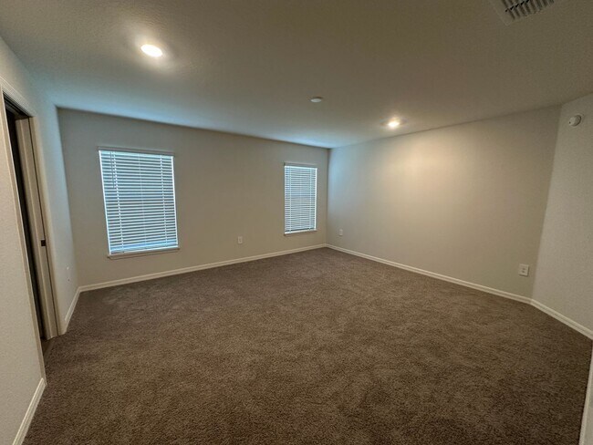 Foto del edificio - 4 Bedroom 2 Bathroom in Winter Haven