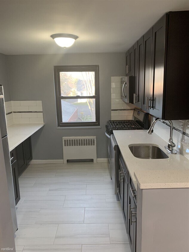 2 br, 2 bath 122 Charlton Ave Apt B Apartment for Rent in Lodi, NJ
