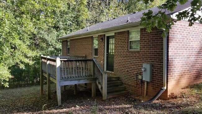 Building Photo - 210 Big Oak Cir