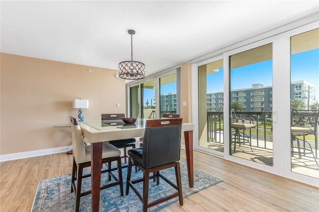 Building Photo - 400 Island Way