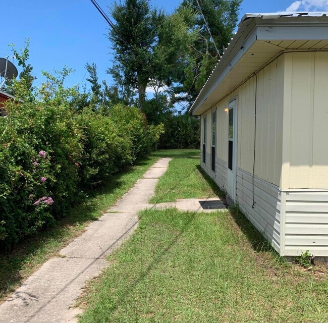 Building Photo - 1111 Fortune Ave