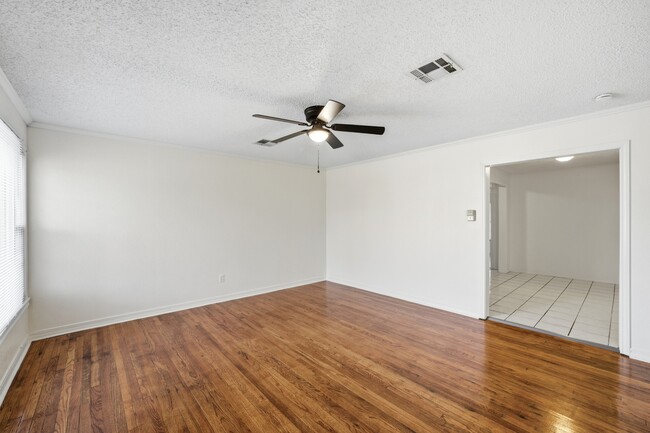 Building Photo - 4020 Maple Ave