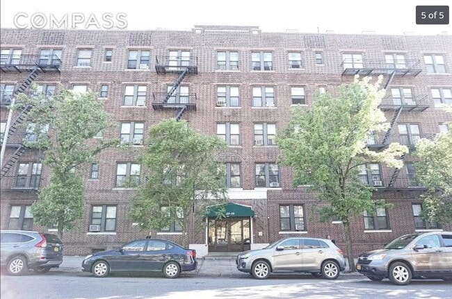 Building Photo - 2908 31st Ave