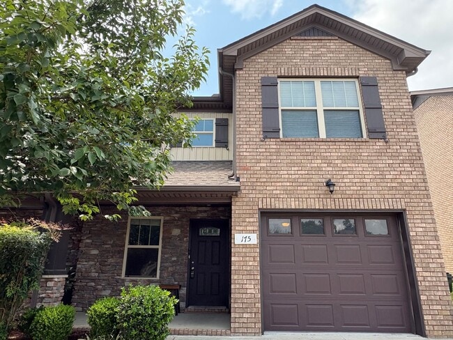 Building Photo - Stunning Stratford Park Townhome