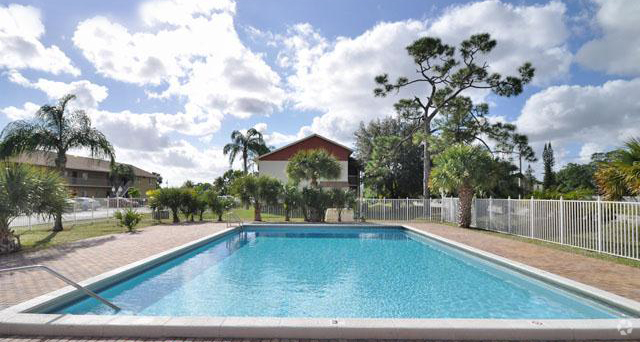 Pool - Villas at Palm Beach