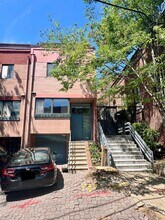 Building Photo - 834 N Newkirk St