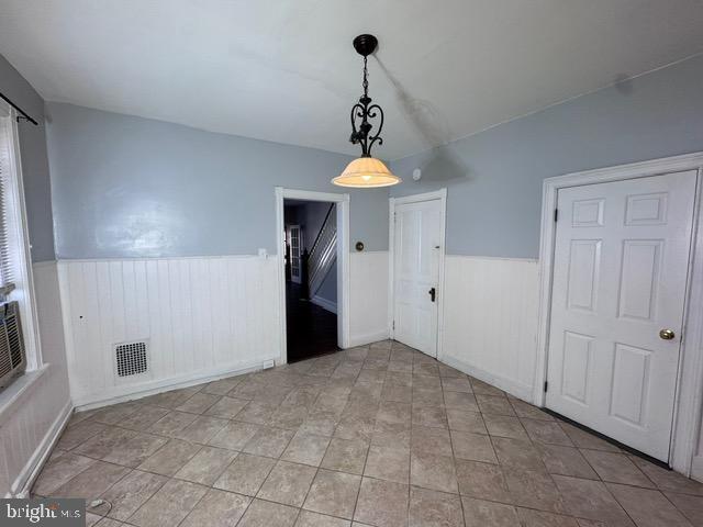 Building Photo - 414 May St