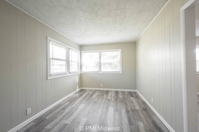 Foto del edificio - 6276 Eastgate Ave