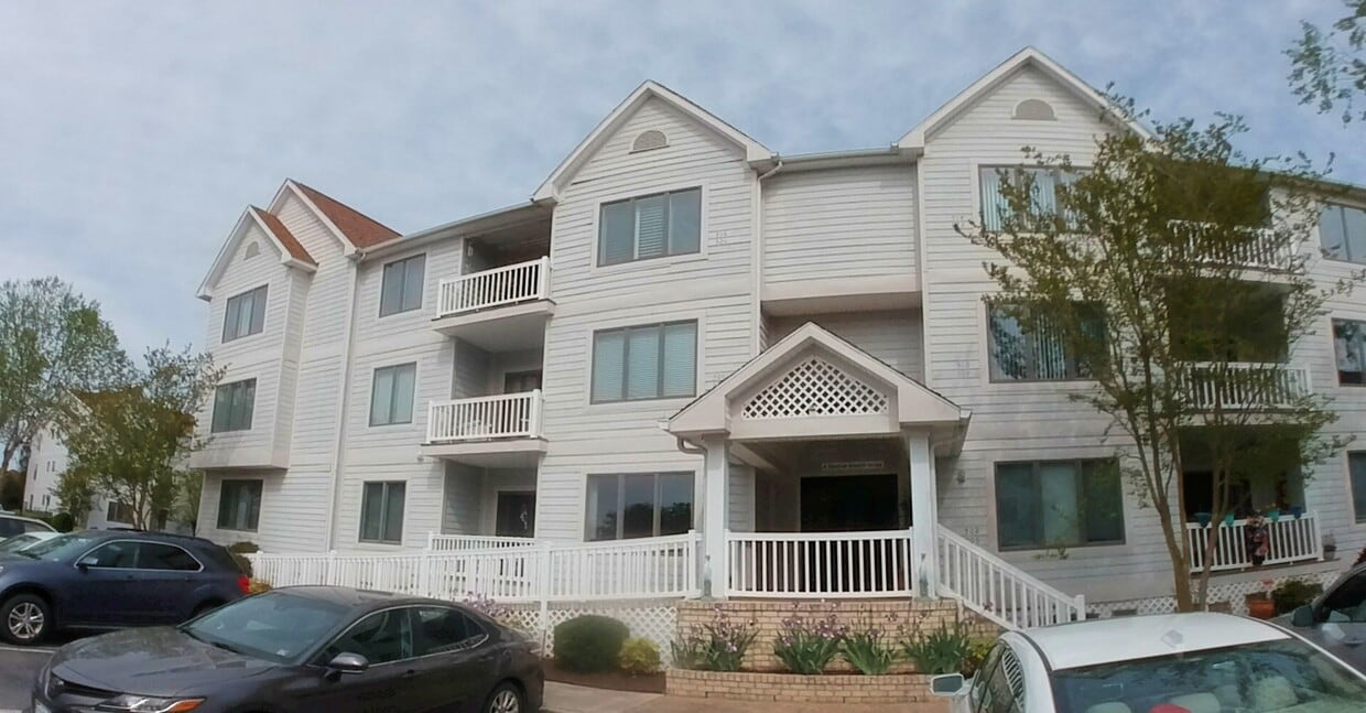 Photo - 4 Harbor Watch Drive (Chesapeake, VA)