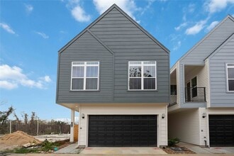 Building Photo - 6119 Campos Dr